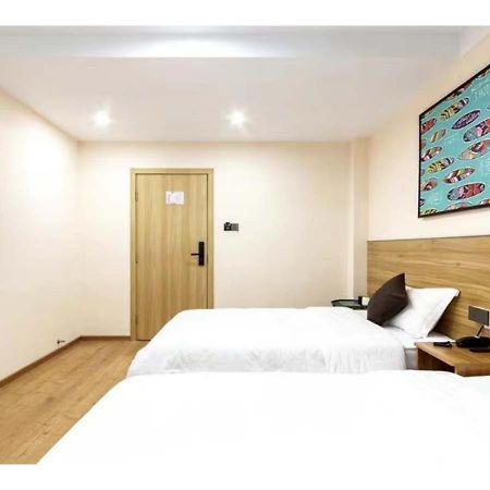 Marbella Express Hotel Манила Экстерьер фото